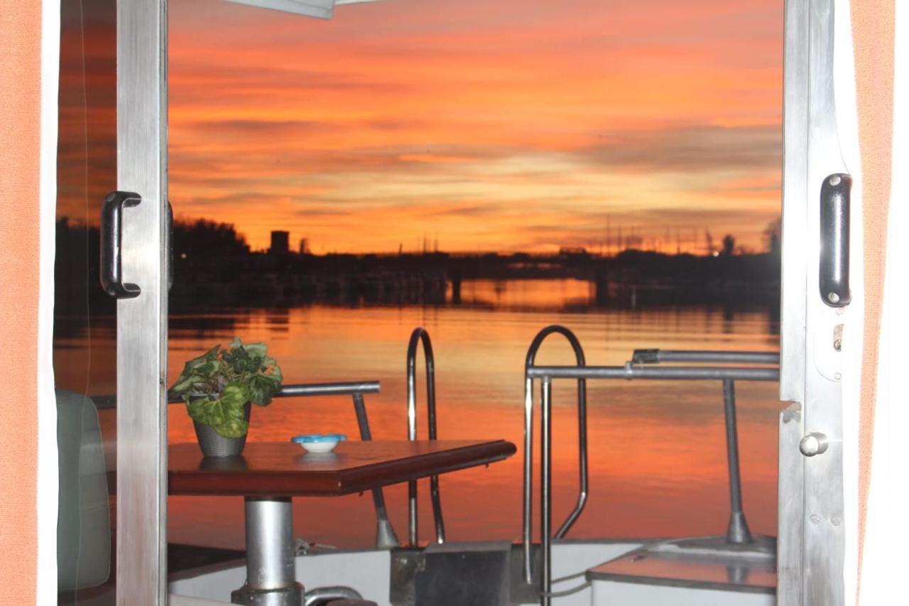 Boat And Breakfast Fiumicino - Roma Hotel Ostia Antica Exterior foto